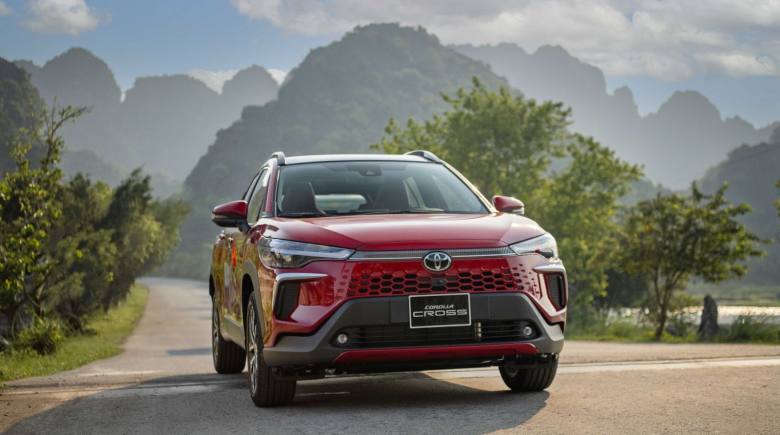 Giá hơn 800 triệu đồng tại Việt Nam, Toyota Corolla Cross 2024 vừa ra mắt có gì?