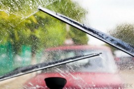 Cấp cứu ngay ô tô sau khi đi mưa to
