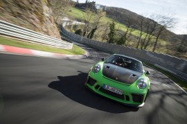 Porsche 911 GT3 RS lập kỷ lục mới tại 'Địa ngục xanh' Nurburgring