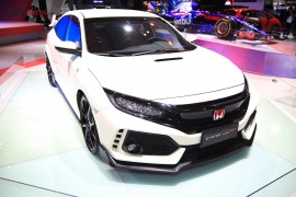 Cận cảnh Honda Civic Type R lần đầu tiên xuất hiện tại Việt Nam