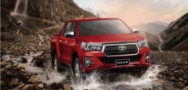 Toyota Hilux giảm giá niêm yết 21 - 33 triệu đồng