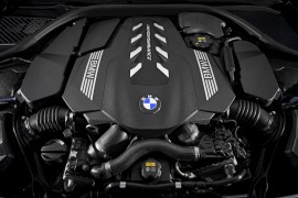 BMW đi ngược xu thế khi tiếp tục phát triển động cơ đốt trong