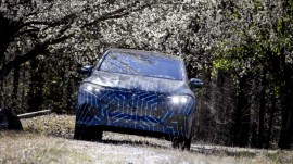 SUV điện siêu sang Mercedes-Benz EQS sẽ ra mắt vào ngày 19/4