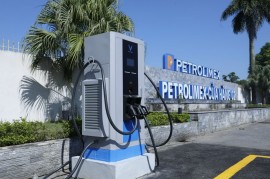VinFast mở trạm sạc xe điện tại hệ thống Petrolimex trên toàn quốc