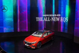 Triển lãm ô tô Việt Nam 2022: Sedan điện EQS ngôi sao tại gian hàng Mercedes-Benz