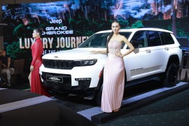 Jeep Grand Cherokee phiên bản kỷ niệm 3 năm thành lập tại thị trường Việt Nam chính thức ra mắt