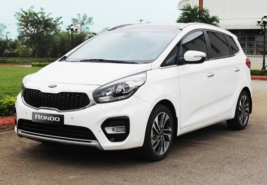 Có gì nổi bật trên Kia Rondo 2017 giá chỉ từ 654 triệu đồng?