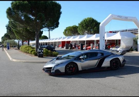 Lamborghini Veneno - một cặp hàng hiếm cùng hội ngộ