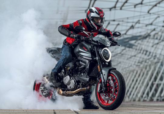 Ducati Monster 2021 mạnh 111 mã lực, đạt chuẩn Euro 5