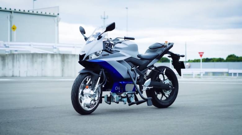 Yamaha phát triển hệ thống ổn định, tự giữ thăng bằng xe mô tô