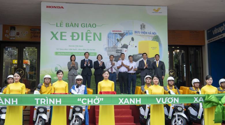 Honda Việt Nam tiếp tục đẩy mạnh lộ trình xanh với Vietnam Post