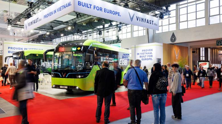VinFast ra mắt hai mẫu xe buýt điện EB 8 và EB 12 tại Triển lãm Busworld Europe 2025