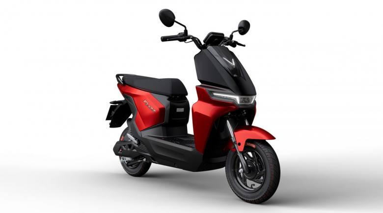 VinFast ra mắt xe máy điện ZGoo và Flazz, chạy không cần bằng lái