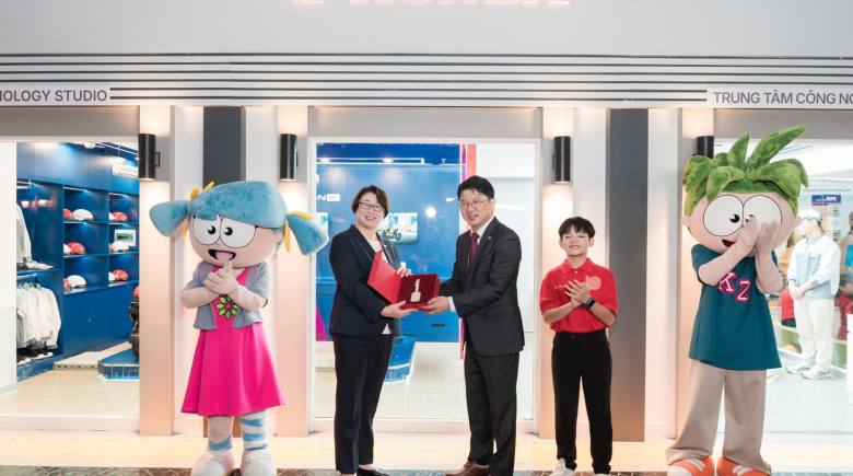 Honda Việt Nam và KidZania Hà Nội ra mắt Trung tâm Công nghệ Xe máy điện dành cho trẻ em
