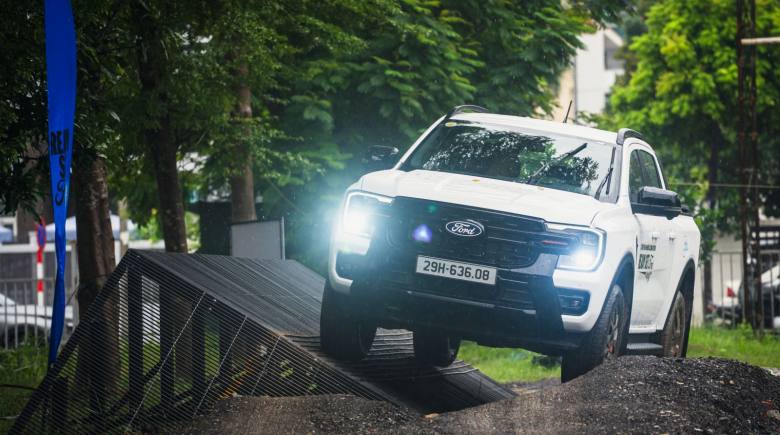 Ford tung ưu đãi tháng 9, Territory và Transit được hỗ trợ 100% lệ phí trước bạ