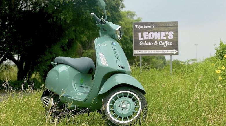 Chất lái của Vespa Sprint 80th 125 - Nghệ thuật bên trong động cơ i-Get