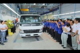 Daimler Trucks bán ra gần 500.000 xe tải trong năm 2014