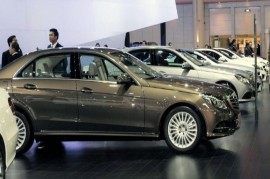 Người Việt ‘nhắm mắt’ mua ô tô