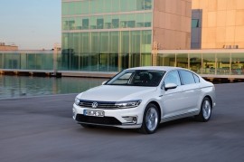 Volkswagen Passat GTE có giá 1,05 tỷ đồng tại Đức