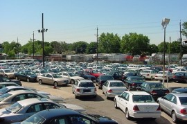 Ôtô cũ giá rẻ: Cẩn thận mua nhầm xe taxi “thải”