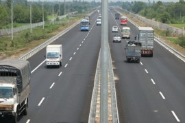 Ôtô, xe máy được phép chạy vượt tốc độ tối đa 10km