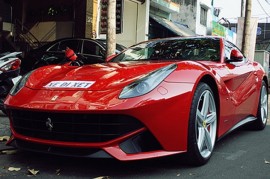 Siêu xe Ferrari F12 Berlinetta xuất hiện tại Sài Gòn