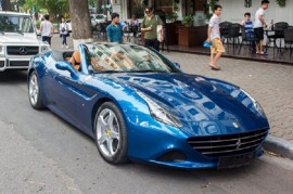 Siêu xe Ferrari California T đầu tiên về Hà Nội