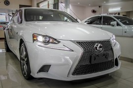 Lexus IS250 F-Sport - xe lướt giá 2,4 tỷ đồng tại Việt Nam