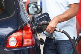 Giá xăng tăng cao nhất gần 1.000 đồng từ 15h30