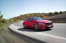 Mercedes-Benz CLA 2015 lộ diện 
