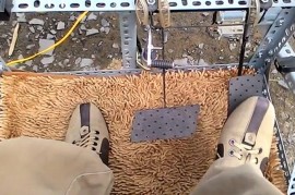 Bộ chống nhầm chân ga được người Việt Nam chế tạo