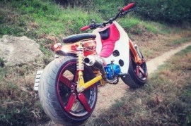 Xem Honda Cub độ bánh 