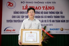 Ford Việt Nam đón nhận bằng khen của bộ GTVT