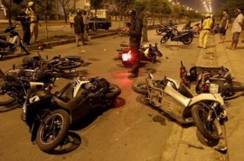11 xe máy gặp tai nạn khi đua xe trái phép trên đường Võ Văn Kiệt