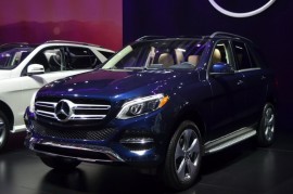 Mercedes- Benz thắng lớn trong tháng 2