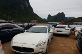 Choáng ngợp với bãi xe toàn xe sang, siêu xe tại Cao Bằng