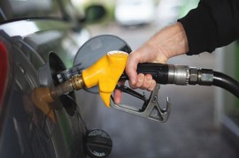Đổ nhầm nhiên liệu ôtô - Sai lầm tai hại