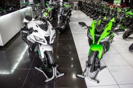 Kawasaki Ninja ZX10-R 2017 giá 549 triệu đồng đã về Việt Nam