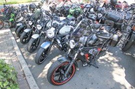 Ngắm hàng chục xe mô tô PKL Kawasaki hội tụ tại Sài Gòn