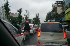 Lấn làn ngược chiều - Sự ích kỷ mù quáng của người Việt