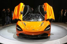 Siêu xe McLaren 720S chính thức ra mắt