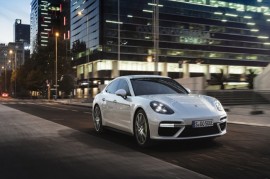 Porsche ra mắt thế giới phiên bản hybrid thứ hai của dòng xe Panamera tại Geneva Motorshow
