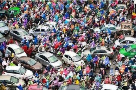 Sự cảm thông phá nát giao thông Hà Nội