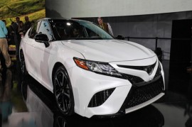 Chi tiết Toyota Camry 2018