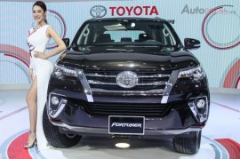 Cận cảnh Toyota Fortuner 2017 tại Việt Nam