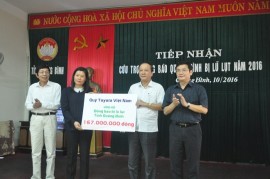 Toyota Việt Nam hỗ trợ đồng bào lũ lụt miền Trung