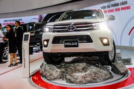Toyota ra mắt Hilux 2016 với động cơ và hộp số hoàn toàn mới