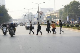 Trẻ em Việt đã từng có một văn hóa giao thông như thế