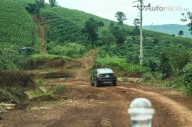 BMW xDrive ADVENTURE 2016: Khi xe sang đi Off-Road