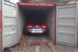 Cận cảnh chiếc BMW i8 màu bạc lạ mắt về Việt Nam